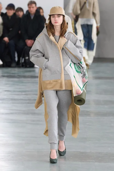 Look 7